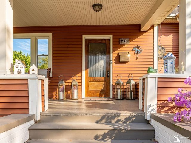 404 E Elm Avenue, Monroe, MI 48162