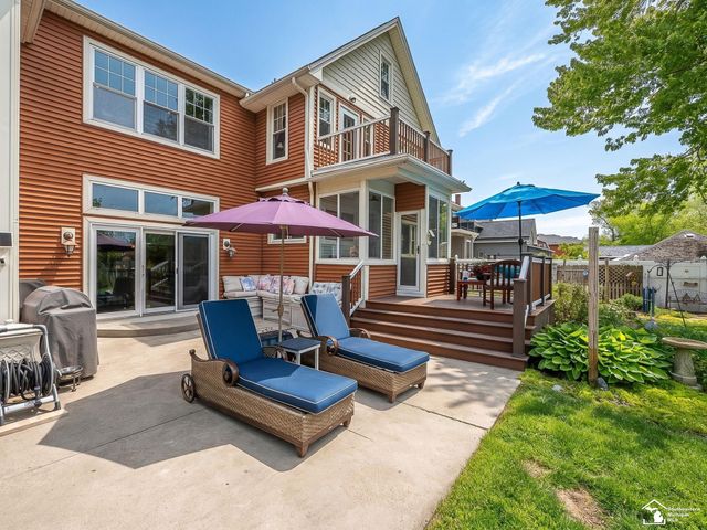 404 E Elm Avenue, Monroe, MI 48162