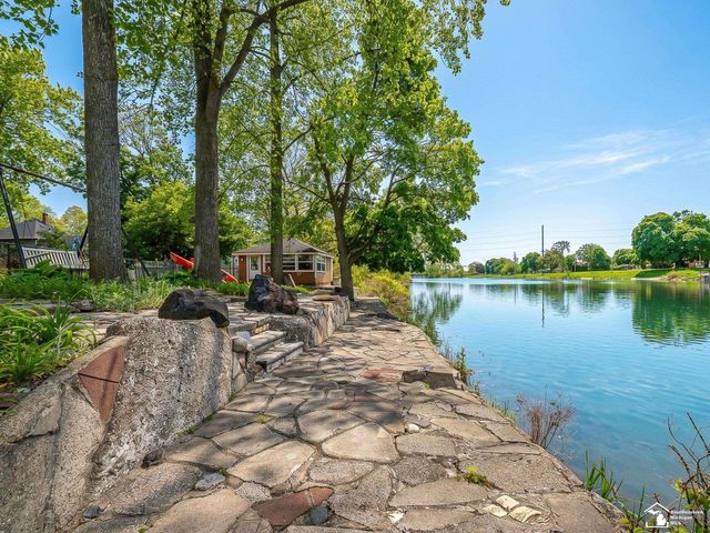 404 E Elm Avenue, Monroe, MI 48162
