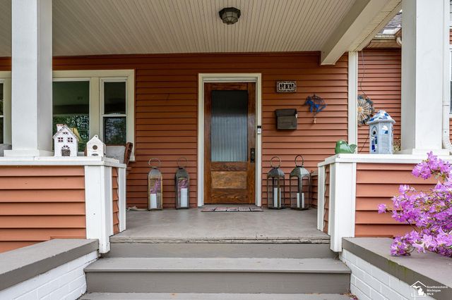 404 E Elm Avenue, Monroe, MI 48162