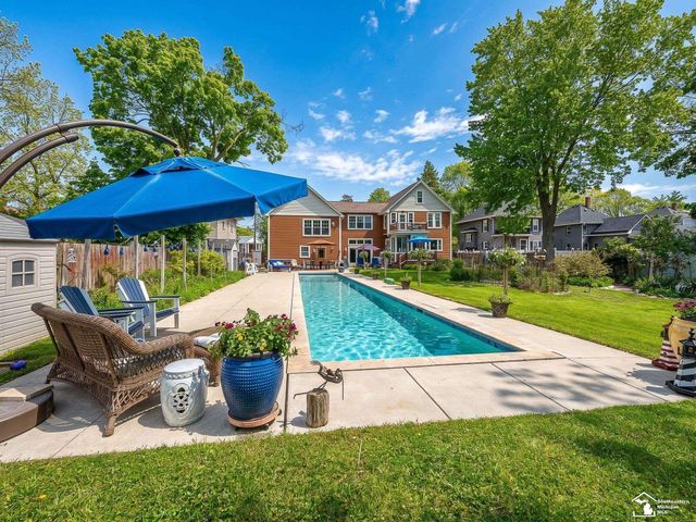 404 E Elm Avenue, Monroe, MI 48162
