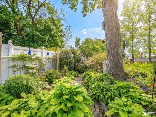 404 E Elm Avenue, Monroe, MI 48162