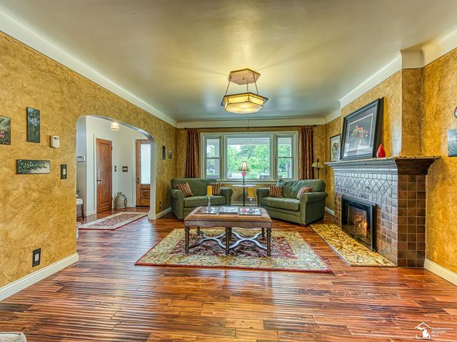 404 E Elm Avenue, Monroe, MI 48162