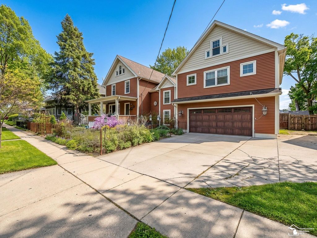 404 E Elm Avenue, Monroe, MI 48162
