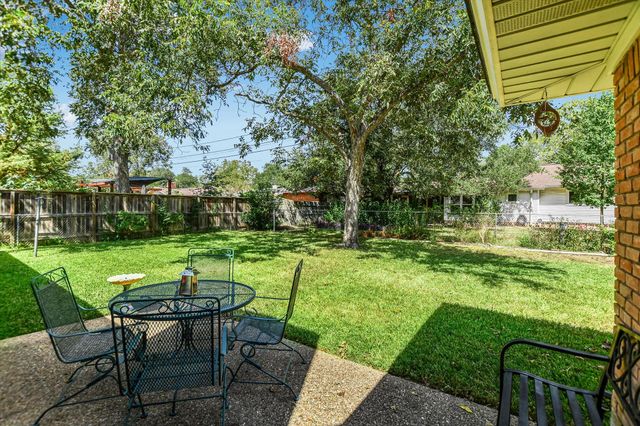 1900 Burbank ST, Austin, TX 78757