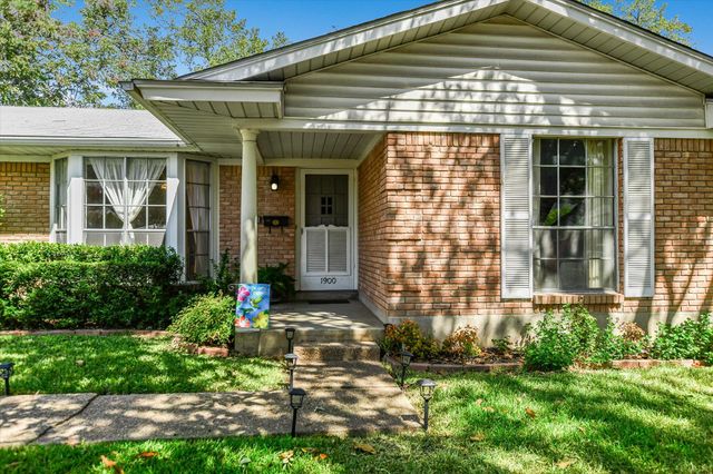 1900 Burbank ST, Austin, TX 78757