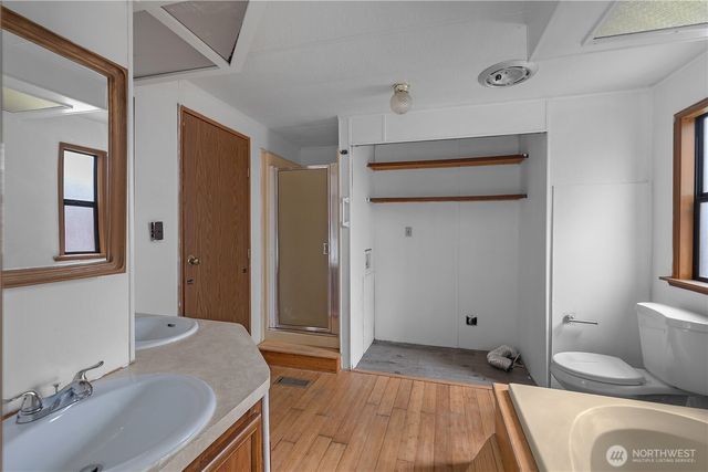 9823 Whitecap Drive NW, Olympia, WA 98502