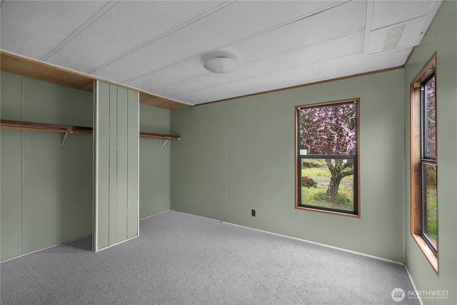 9823 Whitecap Drive NW, Olympia, WA 98502