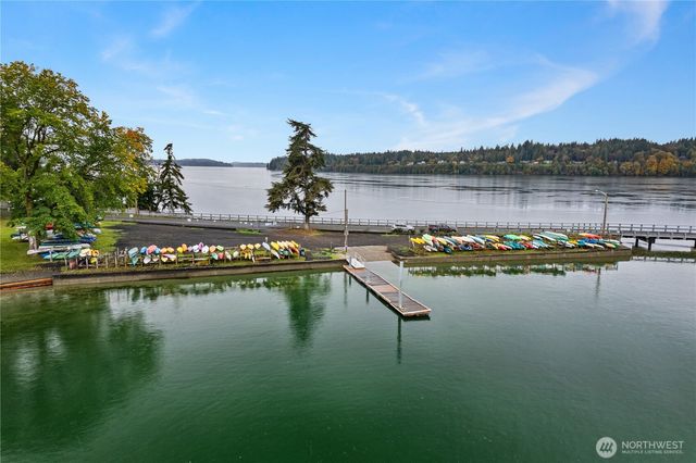 9823 Whitecap Drive NW, Olympia, WA 98502