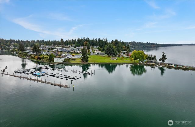 9823 Whitecap Drive NW, Olympia, WA 98502