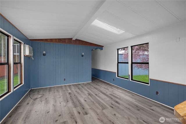 9823 Whitecap Drive NW, Olympia, WA 98502