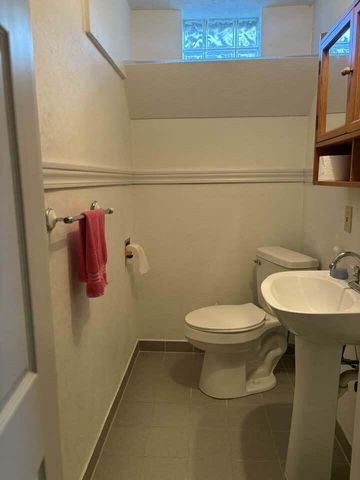 3225 S 39th STREET, Milwaukee, WI 53215