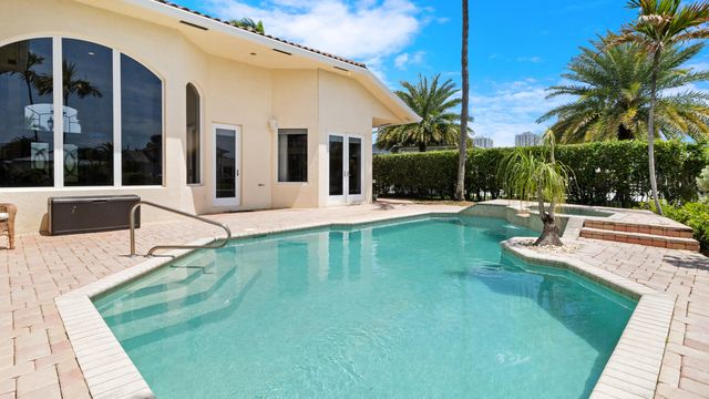 2761 SE 9TH Street, Pompano Beach, FL 33062