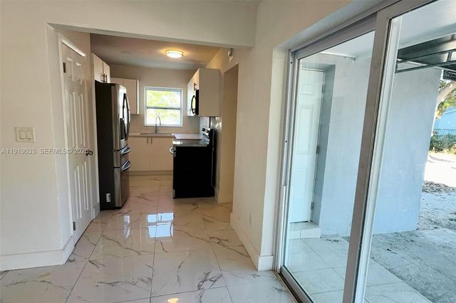 14313 SW 110th Ave, Miami, FL 33176