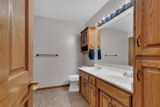 1000 Brook Court, Sauk Rapids, MN 56379