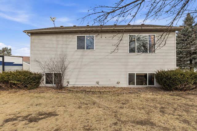 1000 Brook Court, Sauk Rapids, MN 56379