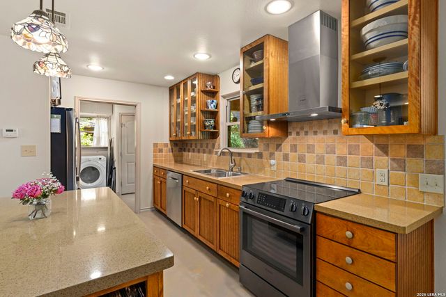 8627 FLINT ROCK DR, Boerne, TX 78006