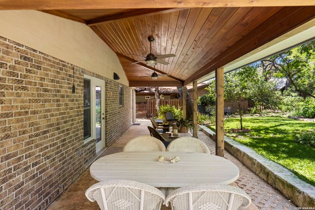 8627 FLINT ROCK DR, Boerne, TX 78006