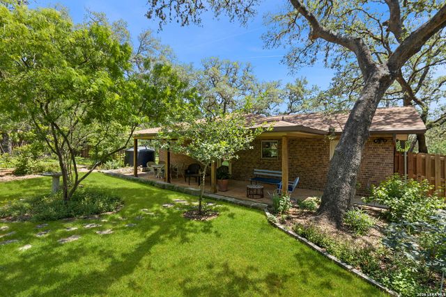 8627 FLINT ROCK DR, Boerne, TX 78006