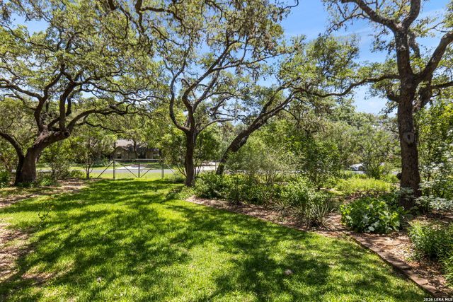 8627 FLINT ROCK DR, Boerne, TX 78006