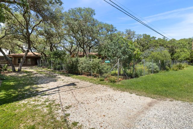 8627 FLINT ROCK DR, Boerne, TX 78006