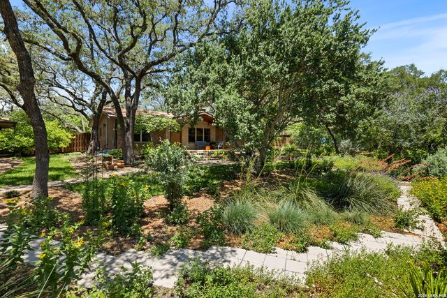 8627 FLINT ROCK DR, Boerne, TX 78006