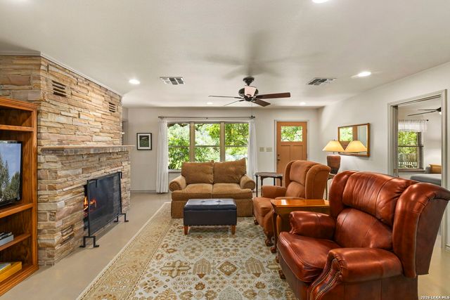 8627 FLINT ROCK DR, Boerne, TX 78006