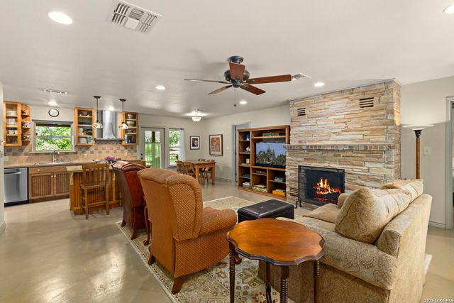 8627 FLINT ROCK DR, Boerne, TX 78006