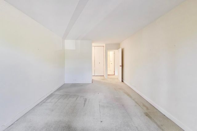1555 N Sandburg Terrace 206K, Chicago, IL 60610
