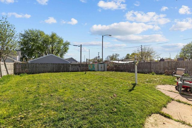 543 W 4th AVENUE, Oshkosh, WI 54902