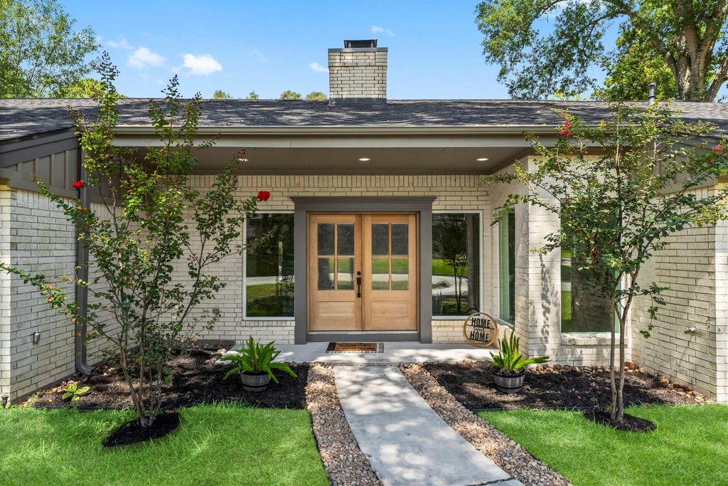 100 Kirkwood Lane, Conroe, TX 77304