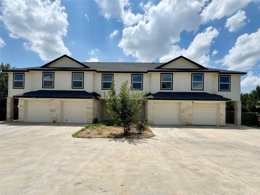 100 Sandstone DR A-D, Jarrell, TX 76537