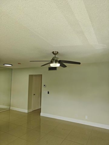 228 N Federal Highway, Lake Worth Beach, FL 33460