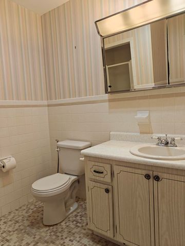 228 N Federal Highway, Lake Worth Beach, FL 33460
