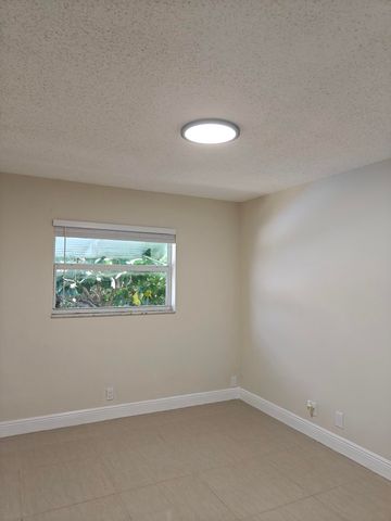 228 N Federal Highway, Lake Worth Beach, FL 33460