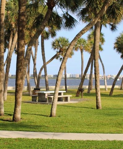 228 N Federal Highway, Lake Worth Beach, FL 33460