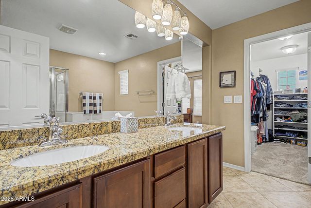 2519 W LUCIA Drive, Phoenix, AZ 85085