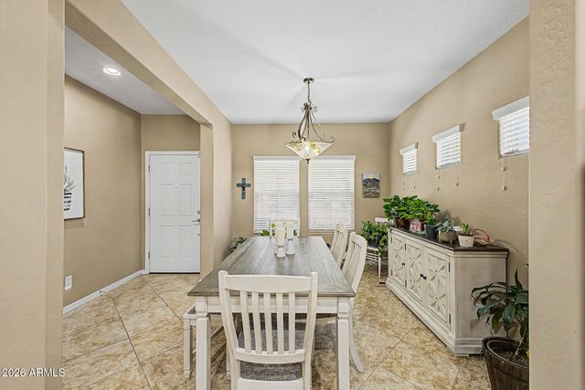 2519 W LUCIA Drive, Phoenix, AZ 85085