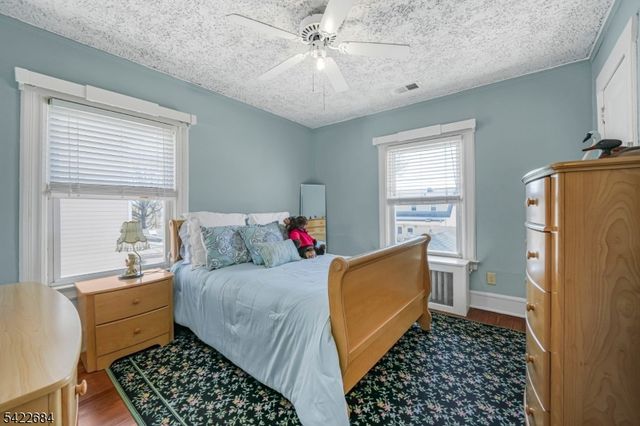 724 Floral Ave, Elizabeth City, NJ 07208