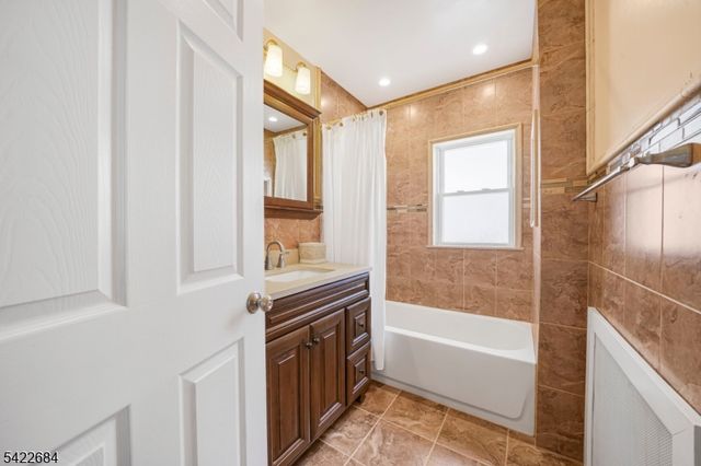 724 Floral Ave, Elizabeth City, NJ 07208