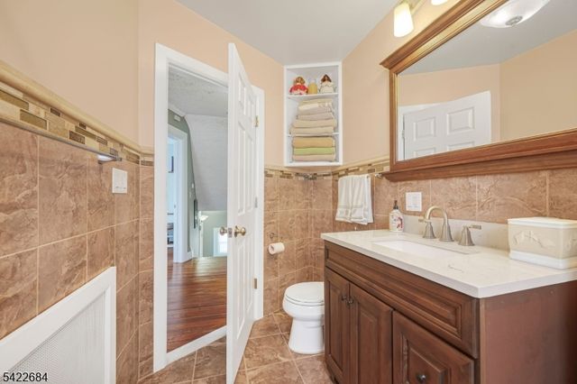 724 Floral Ave, Elizabeth City, NJ 07208