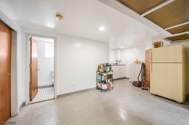 724 Floral Ave, Elizabeth City, NJ 07208