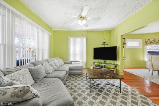 724 Floral Ave, Elizabeth City, NJ 07208