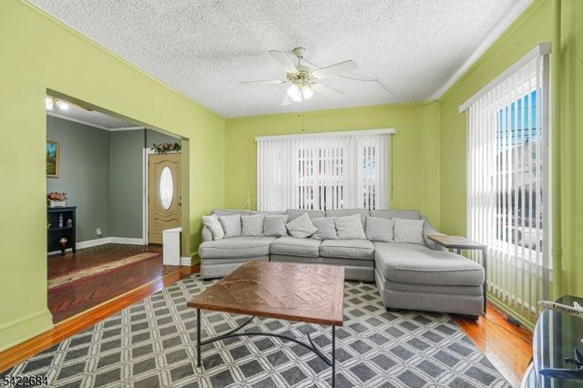 724 Floral Ave, Elizabeth City, NJ 07208