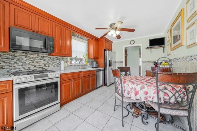 724 Floral Ave, Elizabeth City, NJ 07208