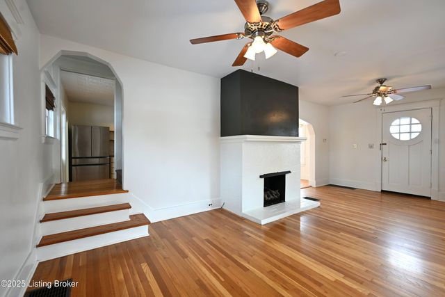 837 Reading Rd, Louisville, KY 40217