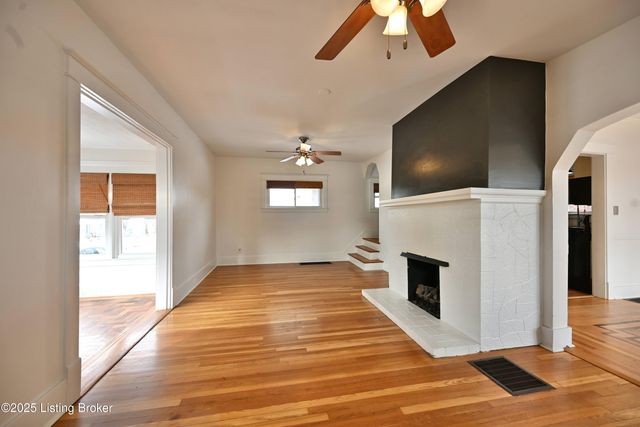 837 Reading Rd, Louisville, KY 40217