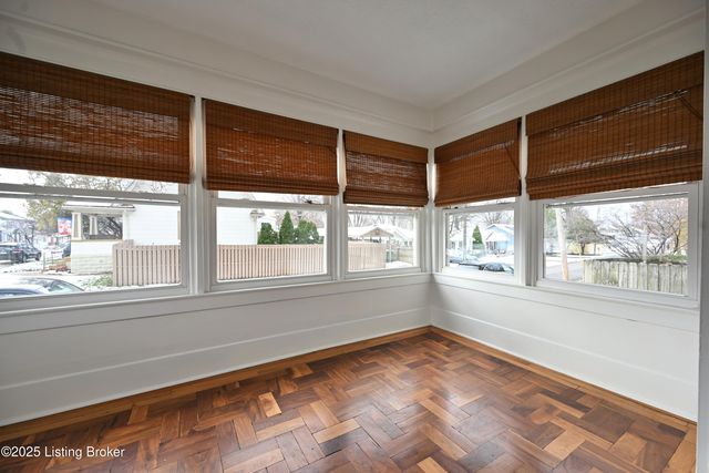 837 Reading Rd, Louisville, KY 40217