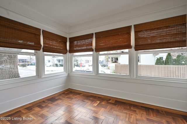 837 Reading Rd, Louisville, KY 40217