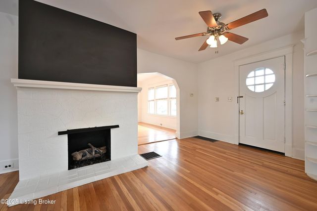 837 Reading Rd, Louisville, KY 40217